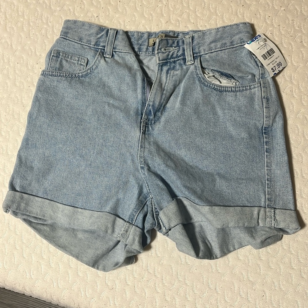 🔥Ladies Shorts Size 0🔥